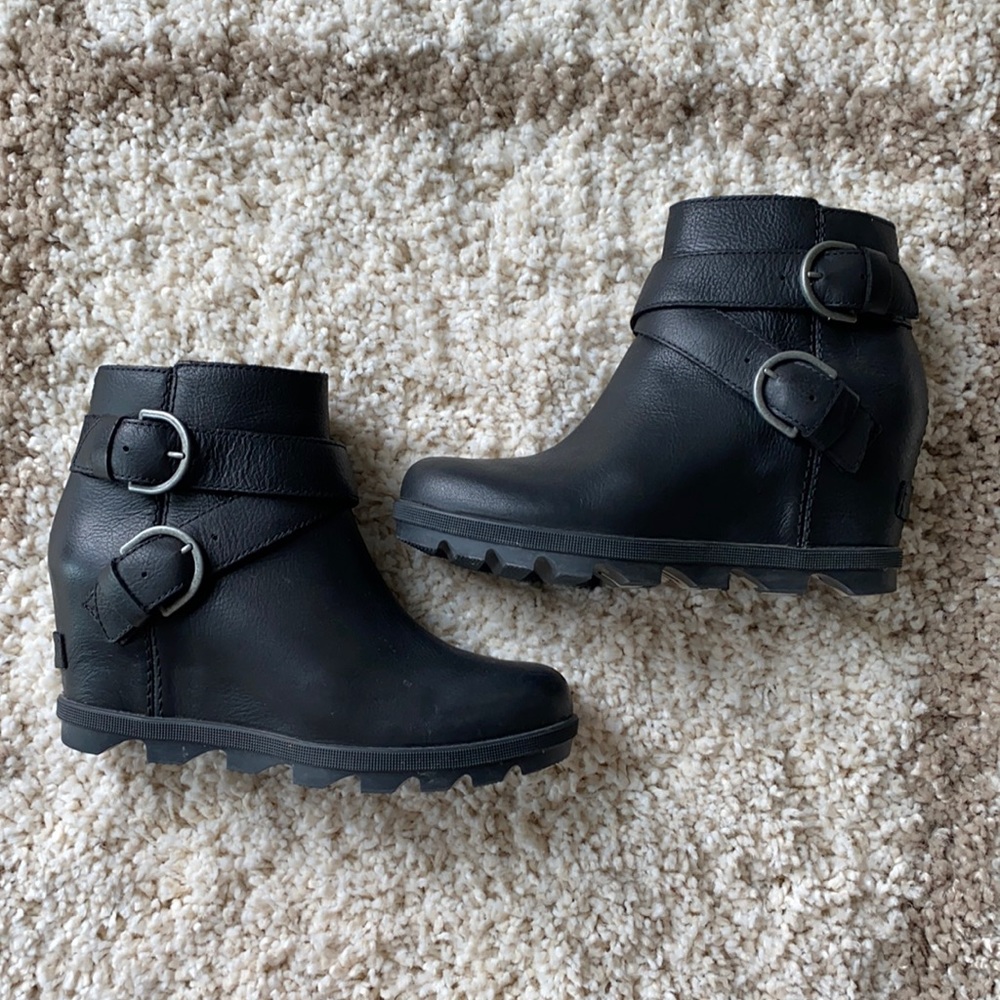 Sorel Joan of Arctic Wedge w/ buckle